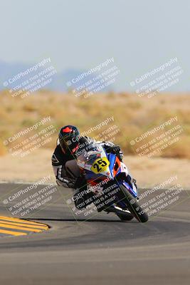 media/Oct-08-2022-SoCal Trackdays (Sat) [[1fc3beec89]]/Turn 16 (125pm)/